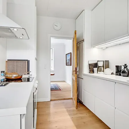 1 Bedroom Cozy In C *