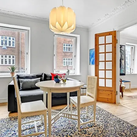 1 Bedroom Cozy In C Appartamento