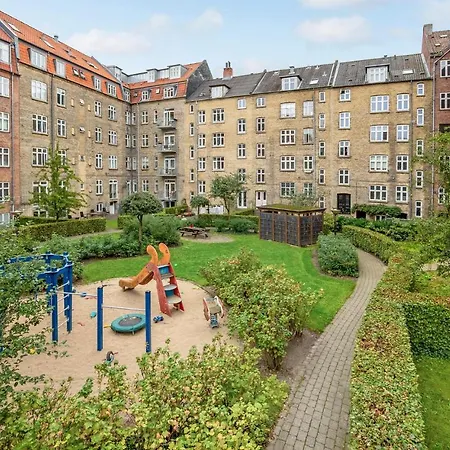 1 Bedroom Cozy In C Apartment Århus