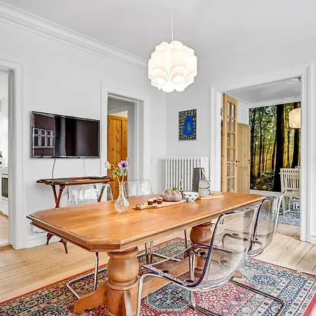 Apartment Gorgeous In C With Wifi Aarhus