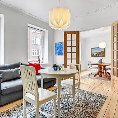 Daire 1 Bedroom Cozy In C